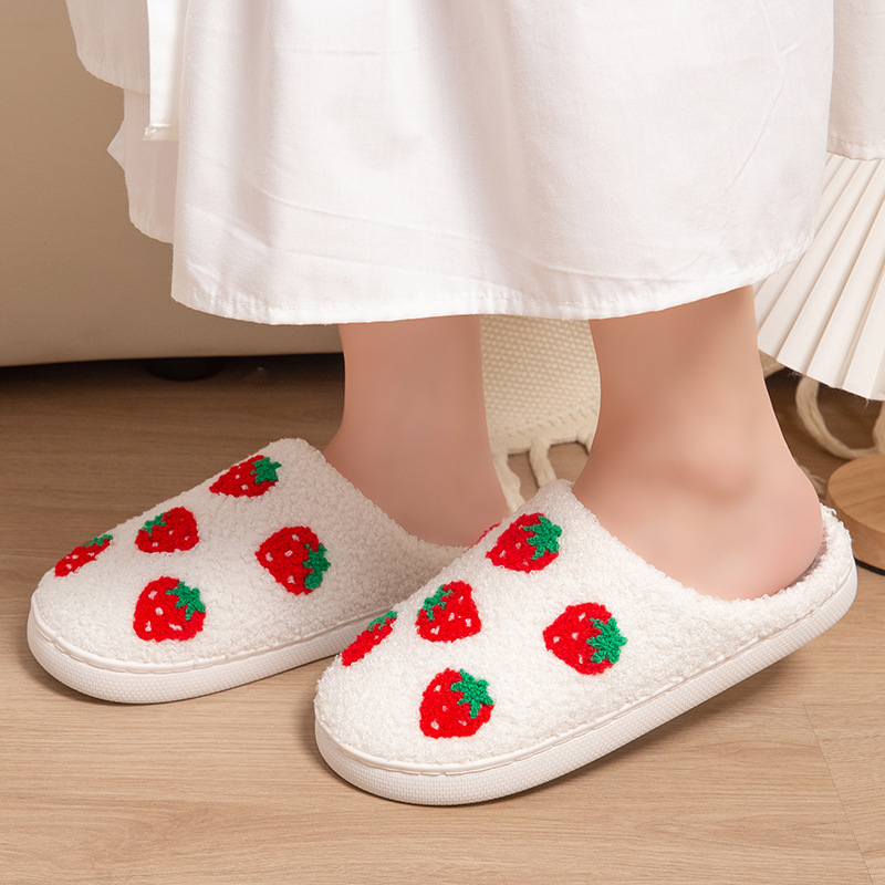 Strawberry Women's Slippers Ho - Mule Slip On 评论和价格